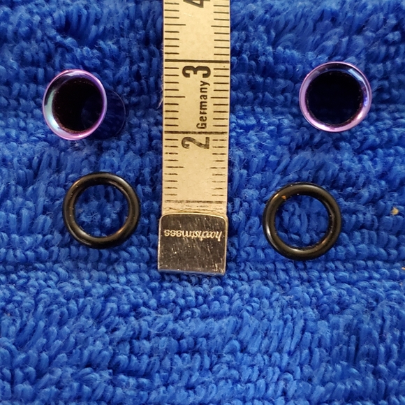 "Bone" 4gage Tapers and set of Plugs - Picture 2 of 3